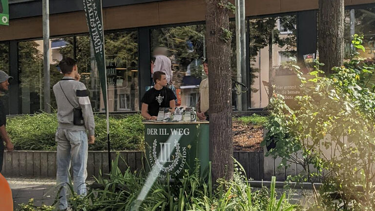 Infostand der Partei III. Weg